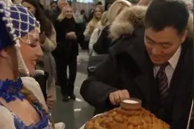 首个中国旅游团抵俄！“热情接待”图片