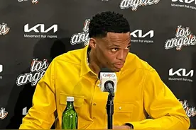 威少：球队的投篮对控卫非常友好，我就是用篮球智慧来创造机会图片