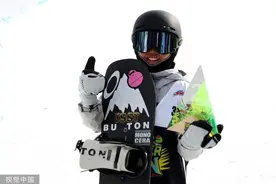 年仅11岁！滑雪小将周苡竹收获国际赛事亚军图片