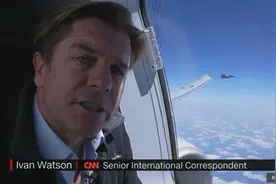 美军机带记者窜扰南海，无线电里传来解放军的警告……图片