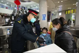 新版《铁路旅客运输规程》施行，儿童优惠票如何补票？详情>>图片