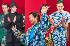 当代“花木兰”惊艳米兰时装周 ！深圳设计师赵卉洲携HUI品牌讲中国故事图片