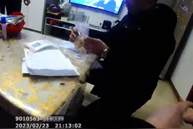 面对价值16万余元的黄金首饰 四川资阳一小学生拾“金”不昧图片