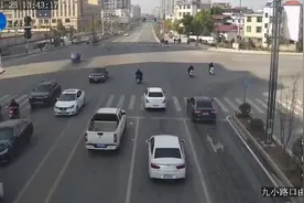 电动车在车流中如入无人之境……全责到手！图片