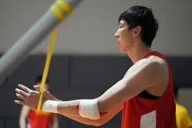 双输！周琦与新疆广汇俱乐部恩怨梳理，中国篮球难免损失图片