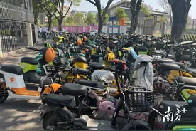 违规投放的共享电单车，何以在广州屡禁不止？图片
