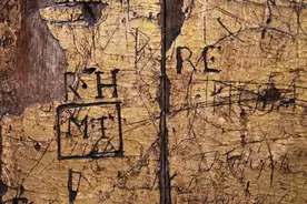 英媒：国王查尔斯三世加冕仪式宝座曾遭涂鸦图片