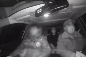 骑自行车回家却误入高速公路，男子吓得报警图片