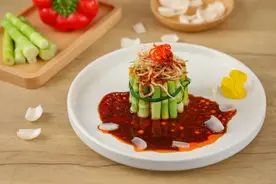 鸡丝拌春笋图片