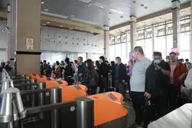 半小时就有一趟动车！南宁市区至吴圩机场间高铁公交化开行图片