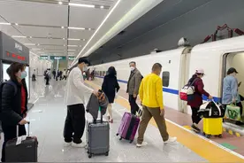 每天开行40趟  南宁市区至吴圩国际机场间基本实现高铁动车公交化开行图片