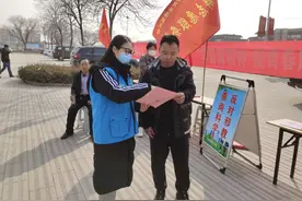 寿光市营里镇：践行雷锋精神 反邪教宣传在行动图片