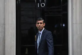英新法将严禁非法移民停留，苏纳克：只要通过非法途径就别想留下图片