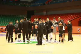 CBA | 李慕豪田宇翔曾凡博大概率缺阵与深圳队比赛图片