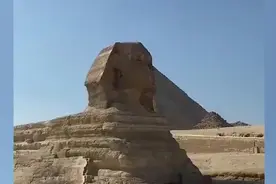 实拍！#埃及出土古罗马时期迷你版狮身人面像#：带着笑脸和两个酒窝图片