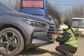 皖北首家！ 蚌埠小型新能源汽车可现场“选号取牌”图片