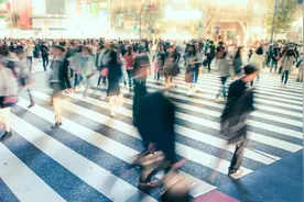 省际人口格局演变：湖南再减18万，14省份10增4减图片