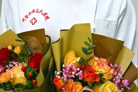 我给你，平凡日子里一朵花的浪漫——向女神们的特殊告白图片