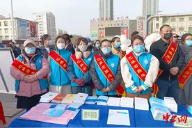 内蒙古巴林右旗总工会等单位举办“2023年春风行动暨就业援助月”招聘会图片