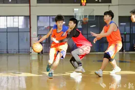 樊城区校园篮球联赛落幕 三十一中、三十五中分获男女子冠军图片