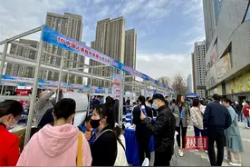 优质企业60家，招聘岗位3000多——武汉万科未来中心VFC专场线下招聘会圆满结束图片