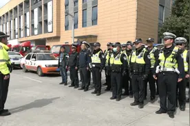 安顺经开区多部门联合开展高铁西站周边道路交通秩序整治图片