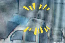 太尴尬！男子如厕时，风把厕所吹走了……图片