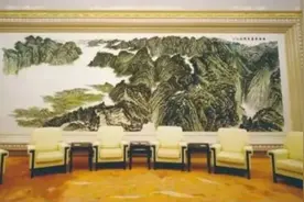 百岁巨匠王锡良先生仙逝，他家里曾经挂了一张“免照牌”图片