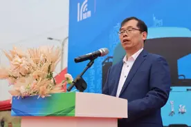 助力绿色物流，90台长征新能源重卡在成都交付使用图片