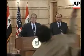 15年前向小布什扔鞋的伊拉克记者：我不后悔！图片