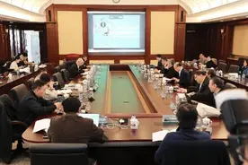 ChatGPT的“终极之问”：是人类的赋能工具，还是自我罢黜的陷阱？图片