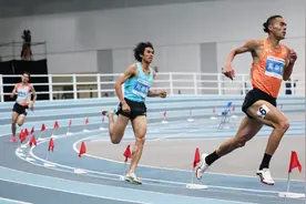 （体育）田径——全国室内锦标赛：男子1500米决赛赛况(2)图片