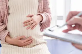 二胎妈妈产后骨盆痛导致不能久站行走，松江医生物理治疗帮助恢复图片