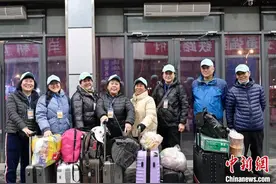 哈铁开行今年首趟旅游专列 为旅游经济复苏“加速度”图片