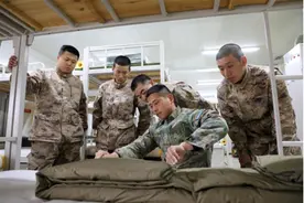 空降兵驻鄂某部迎来千余名入伍新兵图片