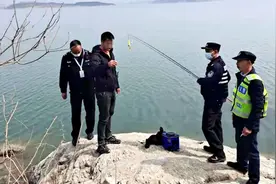 行动！严厉打击！图片