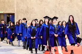 上海交大文创学院2023年研究生毕业典礼举行，已培养出近300位优秀文创全才，就业率连年百分百图片