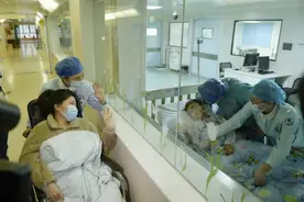 聋哑妈妈割肝救子，长沙涌动无言大爱图片