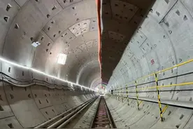 西安地铁8号线环线寒窑站～芙蓉东路站盾构区间左线顺利贯通图片