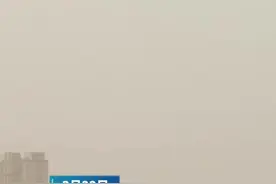 沙尘暴席卷中国北方超10省份 内蒙古市民：空气里都是土腥味图片