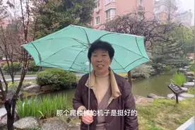 老小区来了爬楼机，好用吗？记者体验“轻松上下的幸福”图片