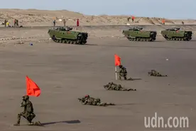 台军首次在桃园竹围海滩进行反登陆演习，岛内网友：像扮家家酒图片