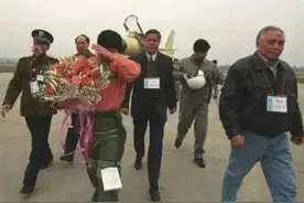 那一天后，他把自己的生日改为3月23日……图片