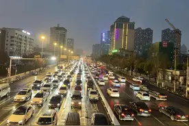 机动车突破430万台 拥堵指数居全国前列 江城通勤路漫漫 如何才能不“添堵”图片