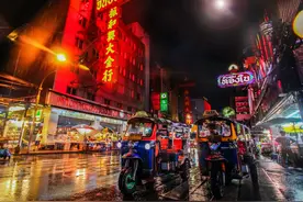 岳汉：人在泰国，刚刚被噶？真是离了个大谱图片