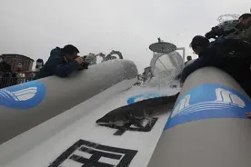 助力生物多样性保护 20万尾中华鲟分批次放归长江图片