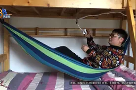 找老乡接电线，现在他要劝老乡“好自为之”图片