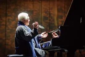 一直唱到挂，那是最舒服的——对话胡德夫图片