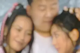 男网红用这种方式“热吻女星”，算不算隔空猥亵？律师回应……图片