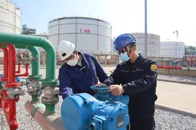 烟台港西港区万华工业园码头：一顶安全帽，助力智慧码头图片